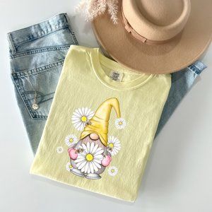 Daisy Gnome | Comfort Colors Graphic Tee